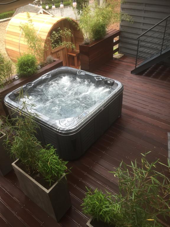 Suite 40 Jacuzzi & Sauna By Malmedreams مالميدي المظهر الخارجي الصورة